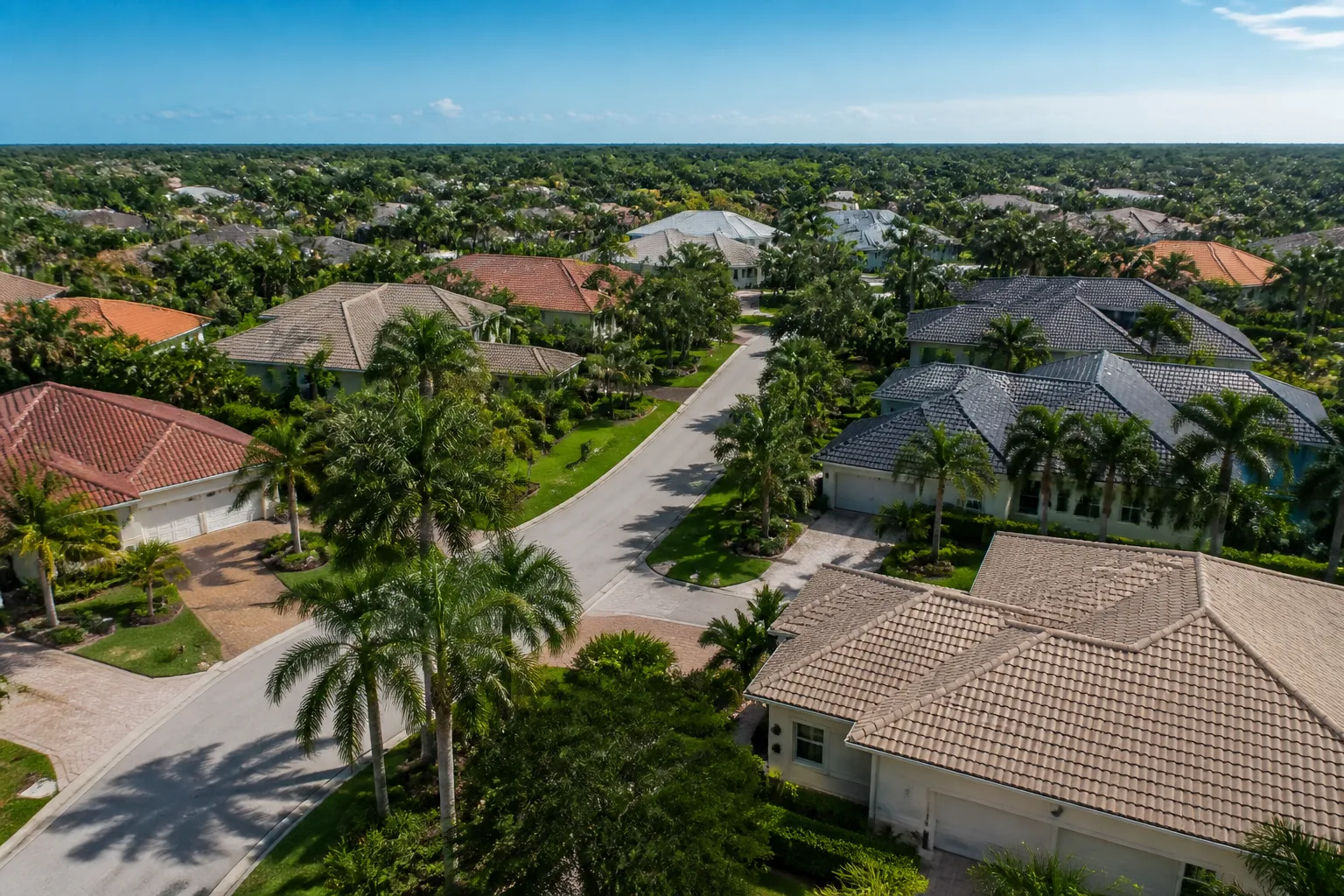 How Do HOA Roof Rules Affect Roof Replacement in Coral Springs?